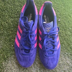 Adidas Women's Blue and Pink Sneakers